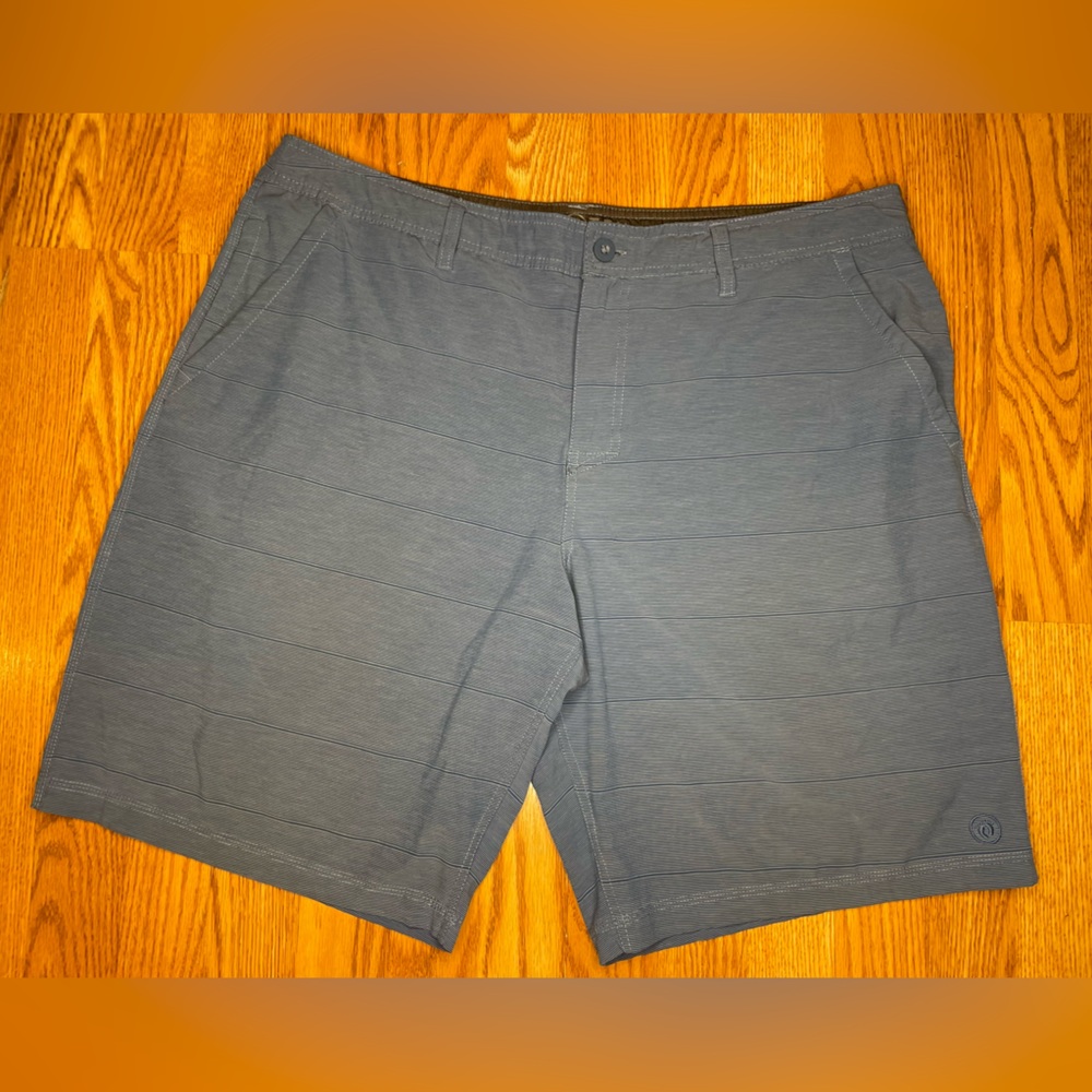 Hang Ten blue board shorts with zipper fly & pockets size 40